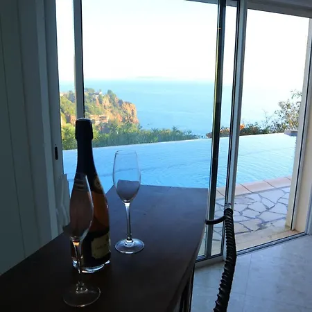 Villa Somptueuse Villa, Une Vue Imprenable Sur La Mer Et Les îles De Lérins. *