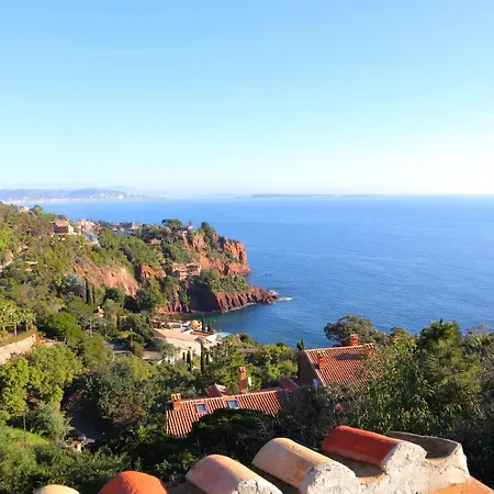 Somptueuse Villa, Une Vue Imprenable Sur La Mer Et Les îles De Lérins. Villa *
