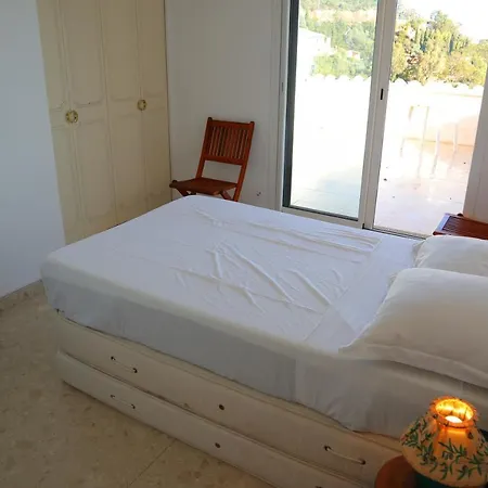 Somptueuse Villa, Une Vue Imprenable Sur La Mer Et Les îles De Lérins. Villa *